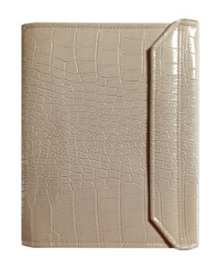 Carpeta para predicar de polipiel imitación cocodrilo color beige.