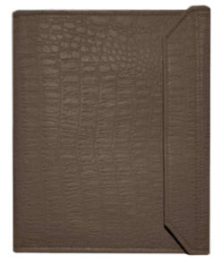 Carpeta para predicar de polipiel imitación cocodrilo color marrón.